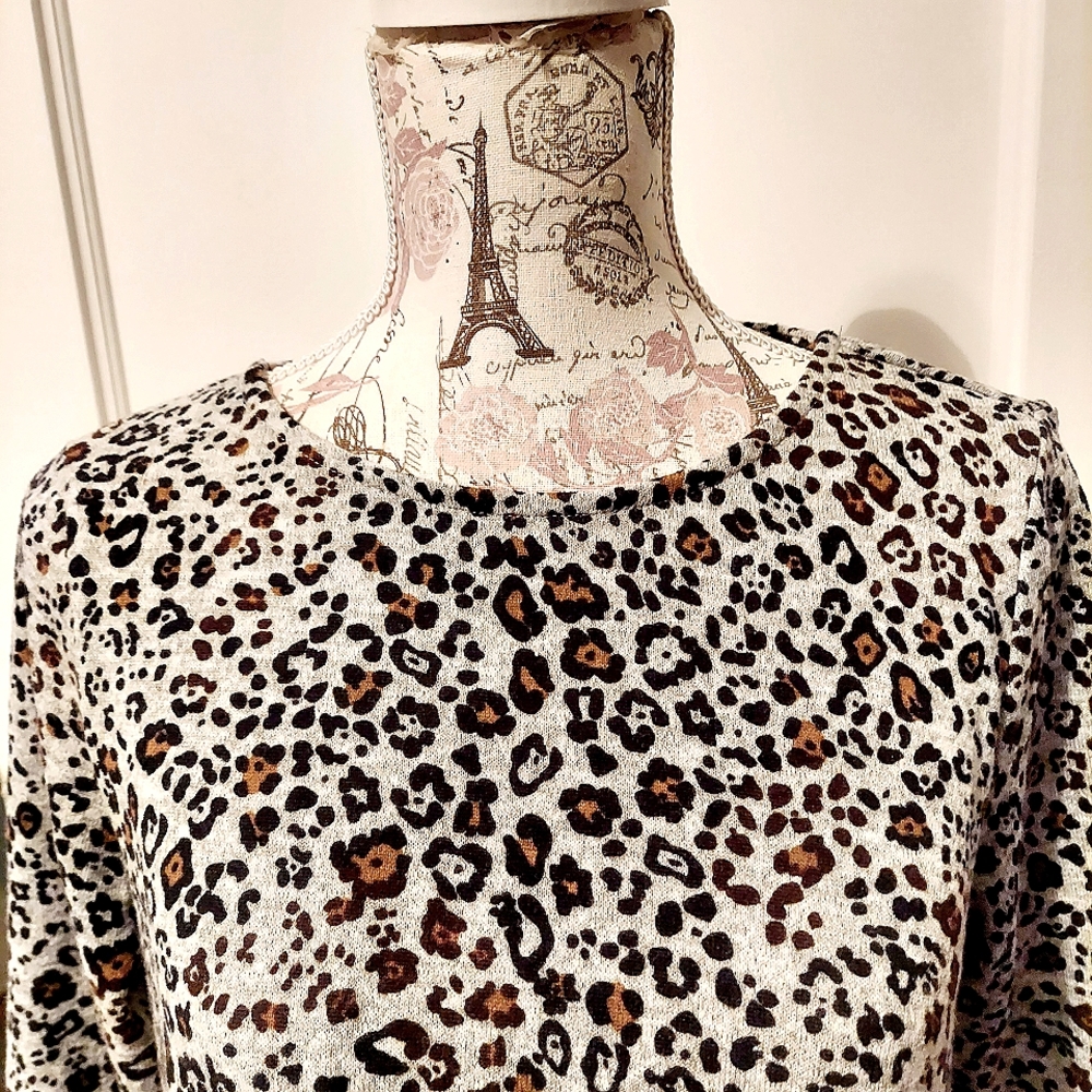 ZAC & RACHEL KNIT TOP. - Picture 3 of 4